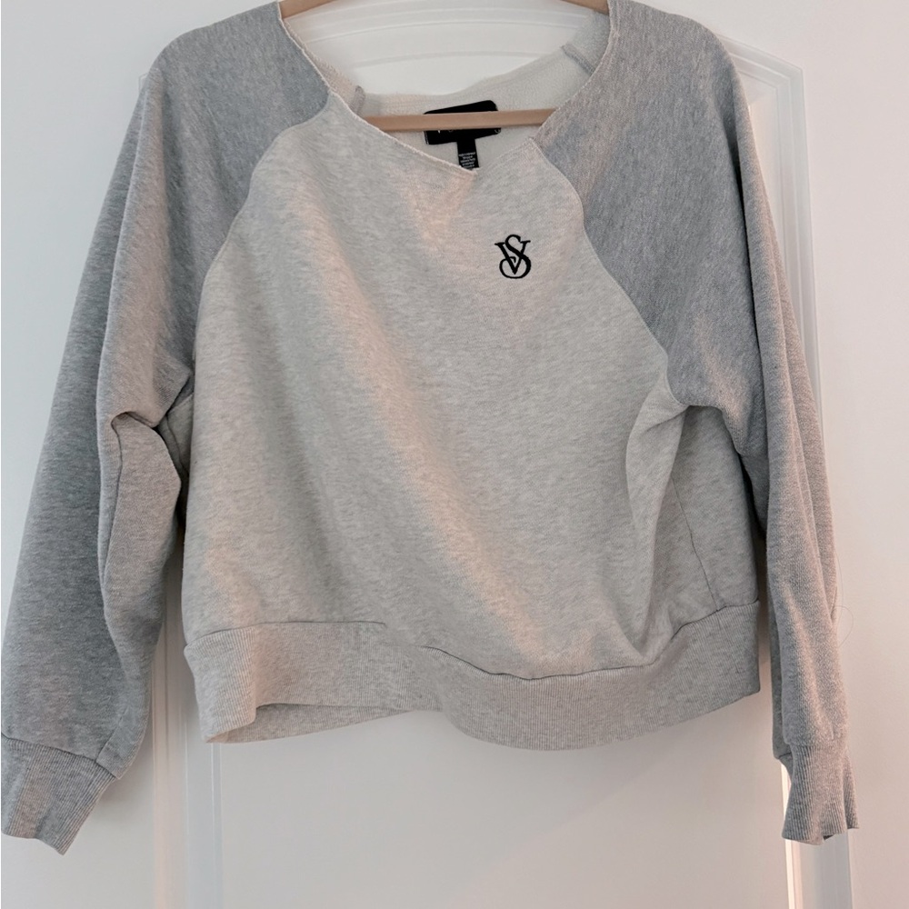 Victoria Secret sweater perfect condition